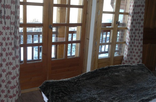 Saint-Bon-Tarentaise Ski Chalet | Lovely Alpine chalet near ski bus stop, fabulous views, tablet pcs, free WiFi