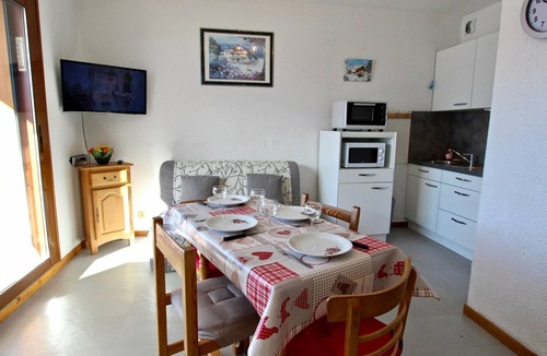 Chamrousse Apartment | Lovely studio, at foot of slopes, facing SOUTH