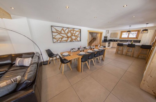 Morzine Ski Chalet | Luxury 12 person Mountain Chalet with XL Hot Tub, Large Garden & Amazing Views
