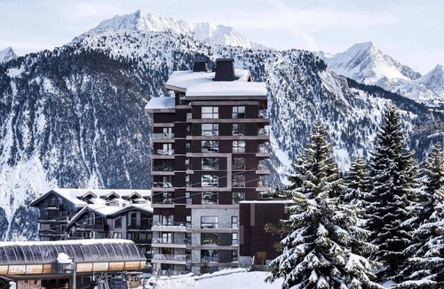 Courchevel Apartment | Luxury Apartment with Ski-in Access & Wellness in Courchevel 1850