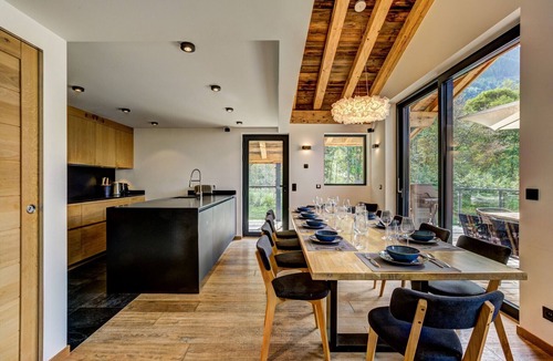 Les Tines Ski Chalet | Luxury Chalet w/Spa | Breakfast & Housekeeping