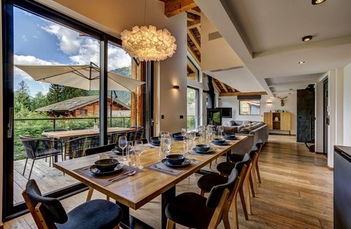 Les Tines Ski Chalet | Luxury Chalet w/Spa | Breakfast & Housekeeping