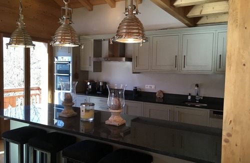Montriond Ski Chalet | Luxury chalet, fast access to Avoriaz slopes, 7 mins walk to Morzine center