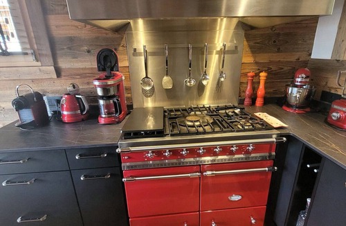 Les Gets Ski Chalet | Luxury chalet in Les Gets with hot tub and pets allowed, close to slopes