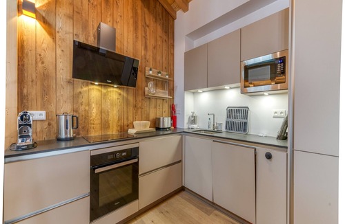 Villard-Reculas Apartment | Magnificent Apartment Le Taillefer with Mountain View, Balcony, Ski-In/Ski-Out