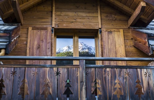 Chantemerle Ski Chalet | Magnificent chalet with jacuzzi and view of the mountain in Serre Chevalier