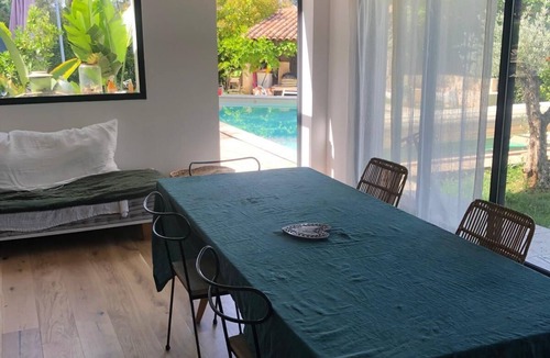 Rousset Villa | MAGNIFICENT VILLA AMID VINEYARDS AND PINE TREES NEAR AIX EN PROVENCE