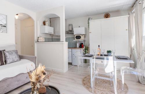 Le Suquet Apartment | Magnifique studio centre Cannes Vieux port-Croisette-Plages