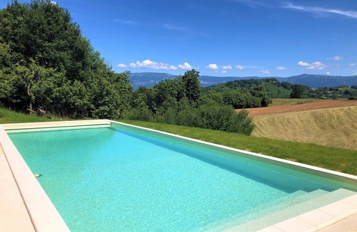 Chasselay House | Maison Dauphinoise Avec Piscine 10 Personnes