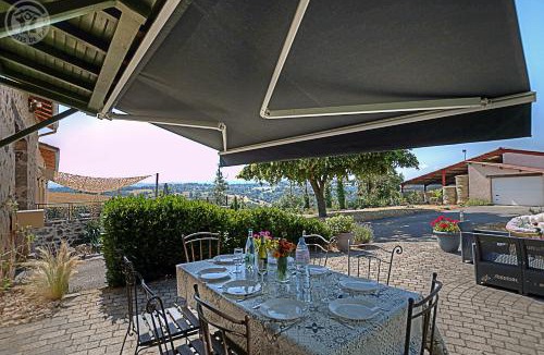 Saint-Galmier House | Maison de campagne dans un village de caractère