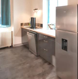Montsalvy House | Maison spacieuse à Montsalvy avec grand jardin et terrasse