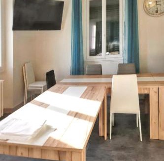 Montsalvy House | Maison spacieuse à Montsalvy avec grand jardin et terrasse