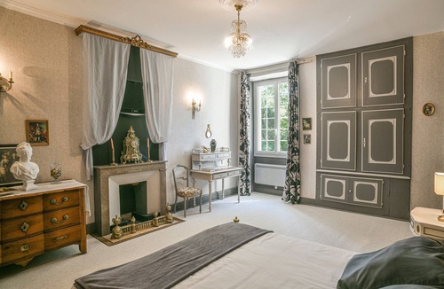 Saint-Albin-de-Vaulserre Bed & Breakfast | Marie-Antoinette Room, Character Suite, 40 m² with Private Lounge
