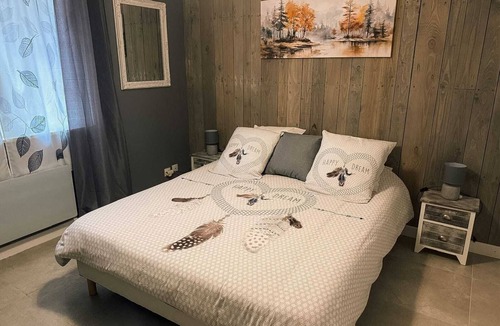 Fraisses Bed & Breakfast | Marie's Bed and Breakfast, a little haven of peace in the countryside.