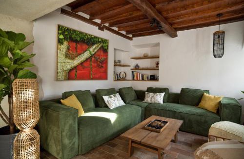 Montbolo House | MAS CANERS - 2 Eco-Chic Lodges, Nature Spa & Biological Pool