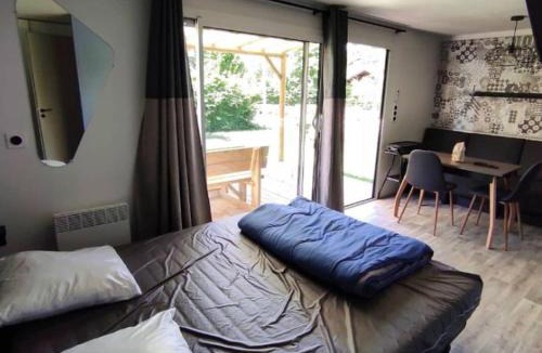 Challes-les-Eaux Other | Mobil-home cosy avec terrasse pour 2 personnes - API-1-52-1274