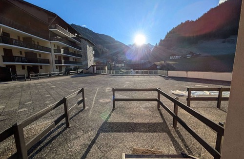 Areches Apartment | Modern 1-bedroom apartment with pool, near skiing and village