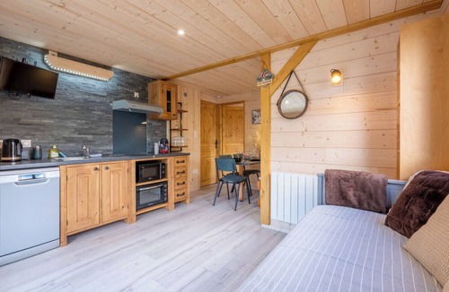 Les Houches Apartment | Mont Blanc chain view/hike/relaxation