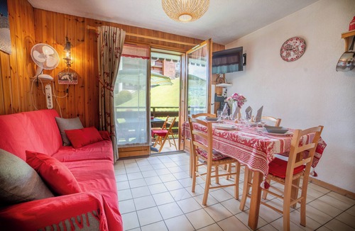 Morillon Apartment | Morillon: A Zen Getaway, with the Lake and Mountains at Your Feet