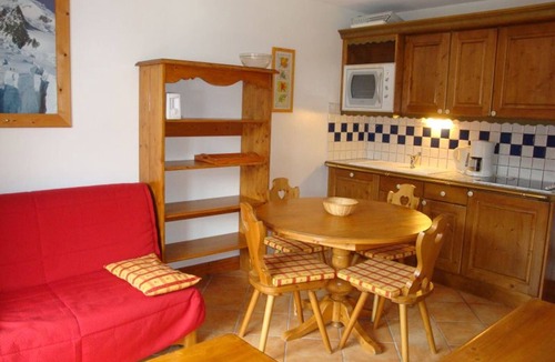 Pralognan-la-Vanoise Apartment | Mountain style apartment, 3 rooms for 4 people