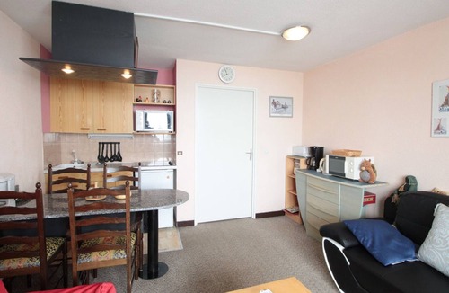 Flaine Apartment | Mountain studio for 4, south balcony, pets allowed