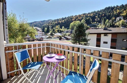 Morzine Apartment | Nantaux Apartment – Sleeps 6 – Morzine – Cosy and Bright – 2 Balconies