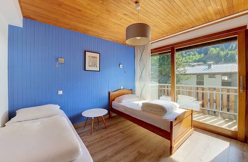 Morzine Apartment | Nantaux Apartment – Sleeps 6 – Morzine – Cosy and Bright – 2 Balconies