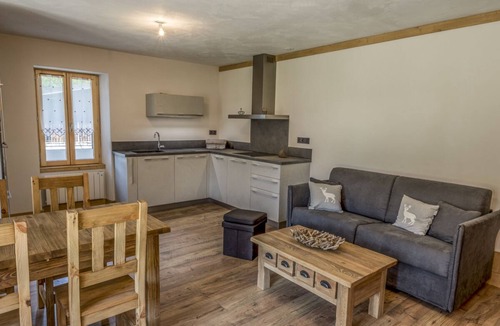 Samoens Apartment | New apartment in the center of the village and 150 meters from the ski bus.