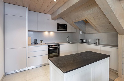 Meribel Apartment | New contemporary apartment with fireplace, near Méribel slopes