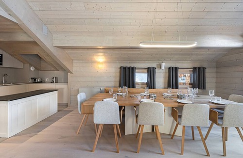 Meribel Apartment | New contemporary apartment with fireplace, near Méribel slopes