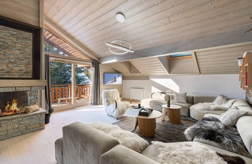 Meribel Apartment | New contemporary apartment with fireplace, near Méribel slopes