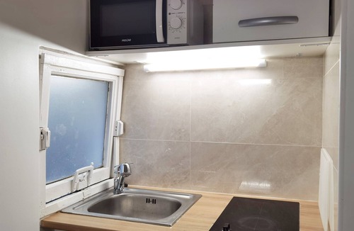 Quartier de Rochechouart Apartment | New deco studio with elevator/Near Galleries Lafayette
