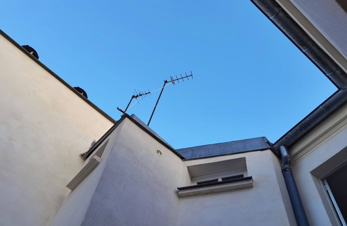 Quartier de Rochechouart Apartment | New deco studio with elevator/Near Galleries Lafayette