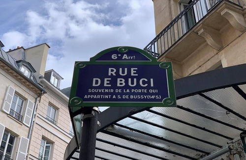 Saint-Germain-des-Pres Apartment | PARISIAN ELEGANCE AT RUE BUCI: STEPS AWAY FROM CAFÉ DE FLORE AND LES DEUX MAGOTS
