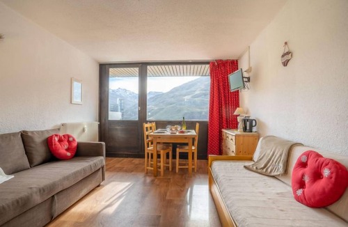 Les Menuires Apartment | Pelvoux 102 by Interhome