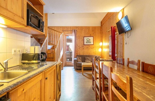 Saint-Sorlin-d'Arves Apartment | Pet-Friendly Family Home with Balcony