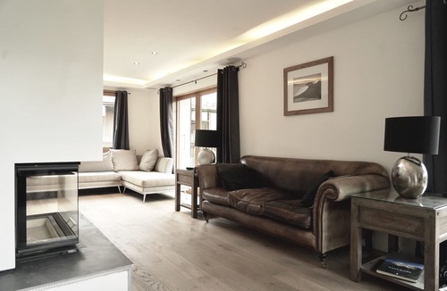 Chamonix City Centre Ski Chalet | Popular, Stylish Chalet. Exceptional location with stunning Mont Blanc views.