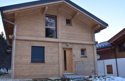 Pralognan-la-Vanoise Ski Chalet | Pralognan: 6-room chalet for 11 people, near cable car and aquatic center
