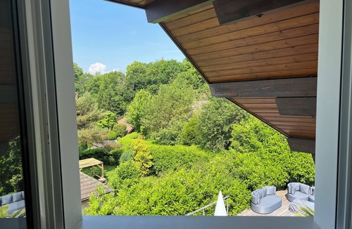 Annecy-le-Vieux Villa | Price drop magnificent villa in a quiet area with swimming pool and lake view