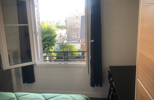 Champrosay Bed & Breakfast | Private room 2 minutes from the RER D – 35 minutes to Paris – near Orly