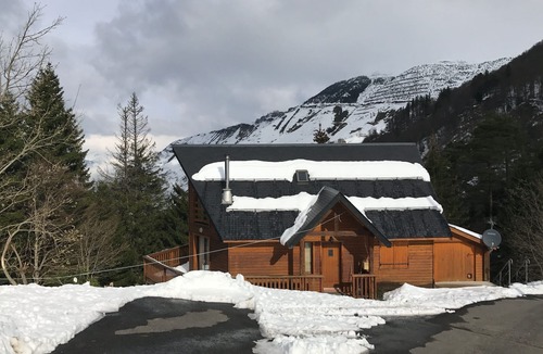 Eaux-Bonnes Ski Chalet | 🏔 Quiet apartment in the heart of nature in the center of Gourette
