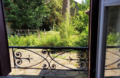 Aurillac Apartment | Quiet apartment near amenities, located on a cul-de-sac