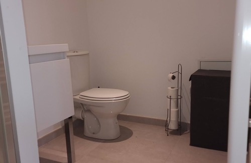 Faubourg Sud Apartment | Quiet, comfortable studio for a stay in Dijon