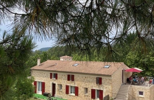 Tauriers Apartment | Quiet country house with swimming pool, ideal location.