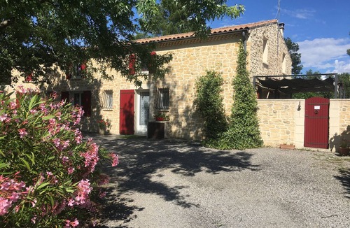 Tauriers Apartment | Quiet country house with swimming pool, ideal location.
