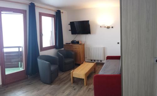 La Perriere Apartment | Résidence Saboïa A Courchevel skis aux pieds