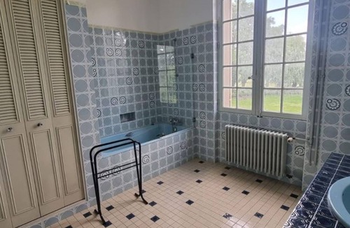 Valence Other | Relaxation or seminar in a Château with heated swimming pool. Magnificent estate.