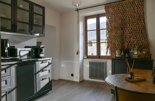 Groslee-Saint-Benoit House | Rendez-vous on the Ground Floor – Serene Retreat in the Heart of Bugey
