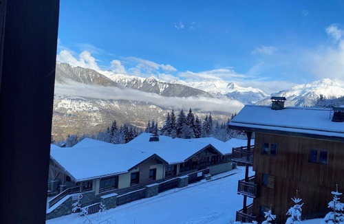 La Perriere Apartment | Renovated apartment in the heart of the resort for skiers, parking, pets allowed