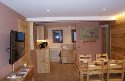 Les Carroz-d'Araches Apartment | Renovated 50 m² apartment, 2 bedrooms, central, WIFI